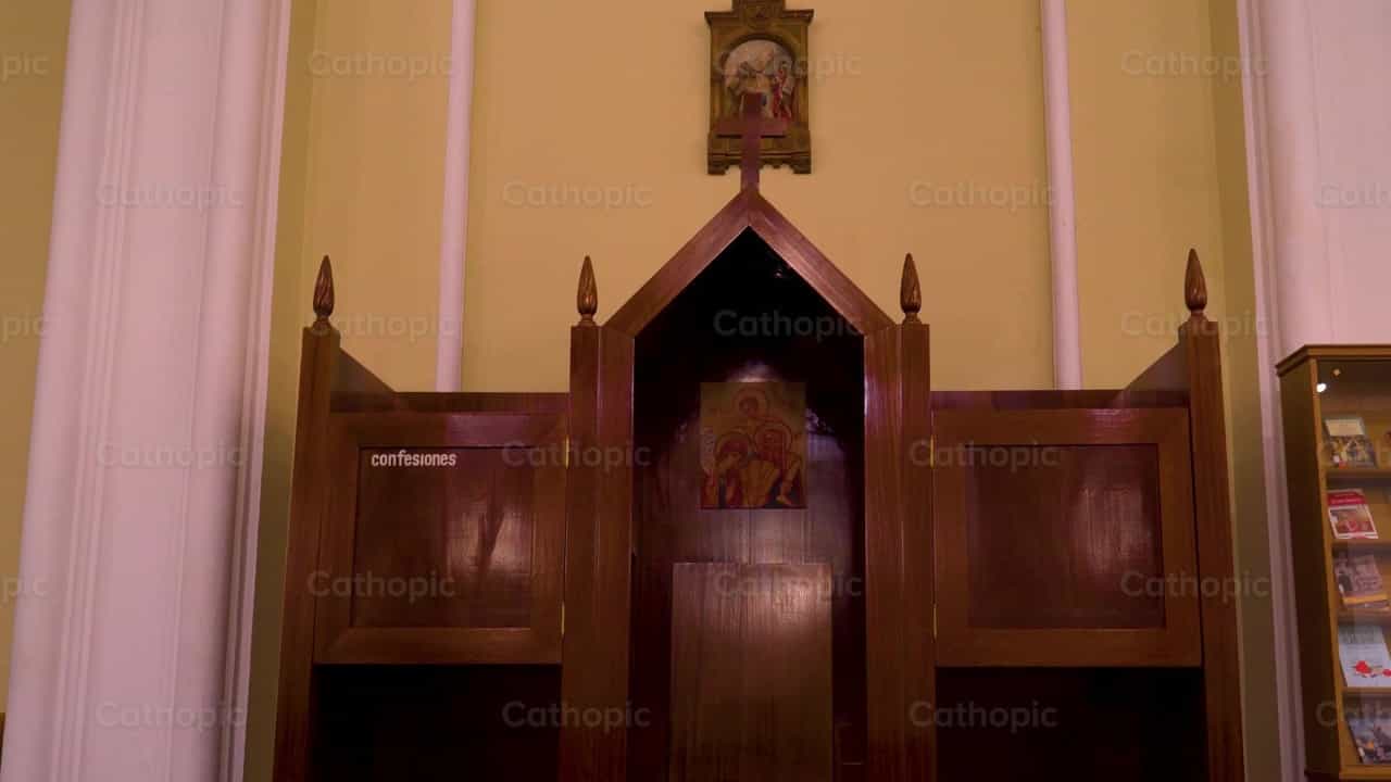 Confessionnel - Vidéos catholiques de stock - Photo de Cathopic
