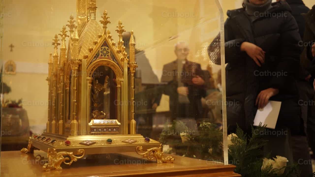 Reliquia de Santa Teresa de Lisieux - Banco de vídeos católicos - Fotografía por Lupe Belmonte
