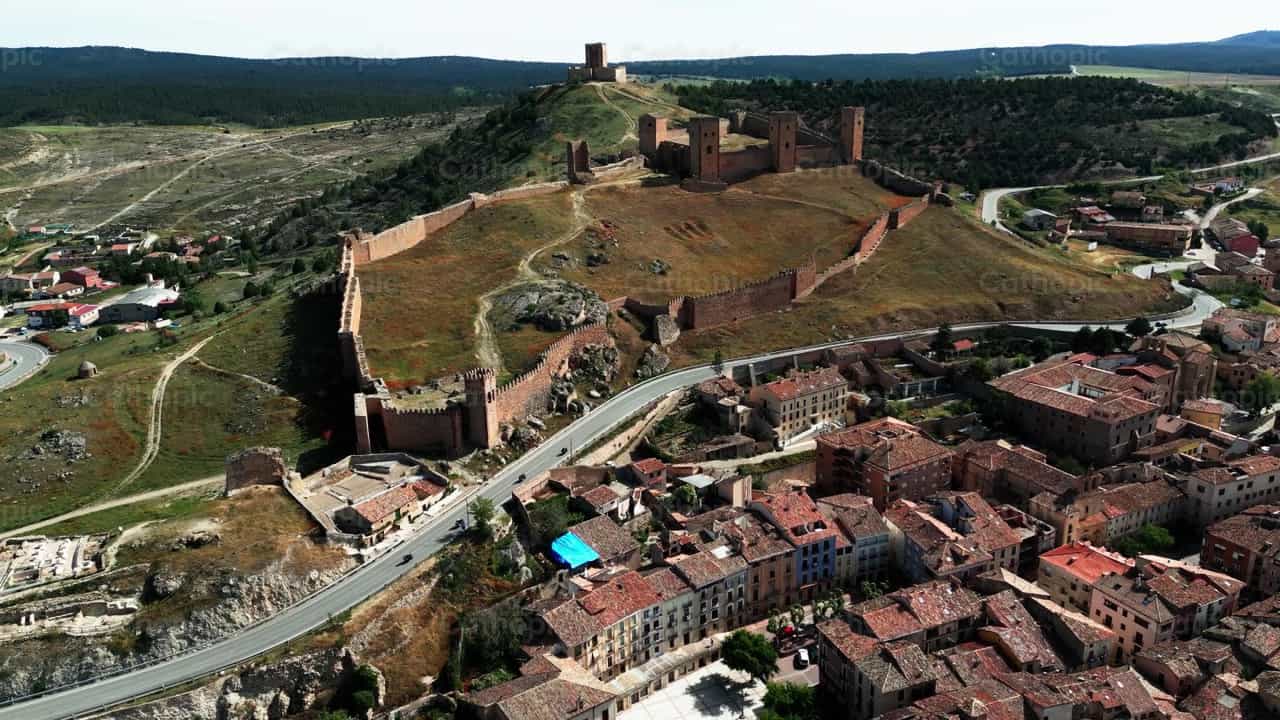 Castillo de Molina de Aragón - Banco de vídeos católicos