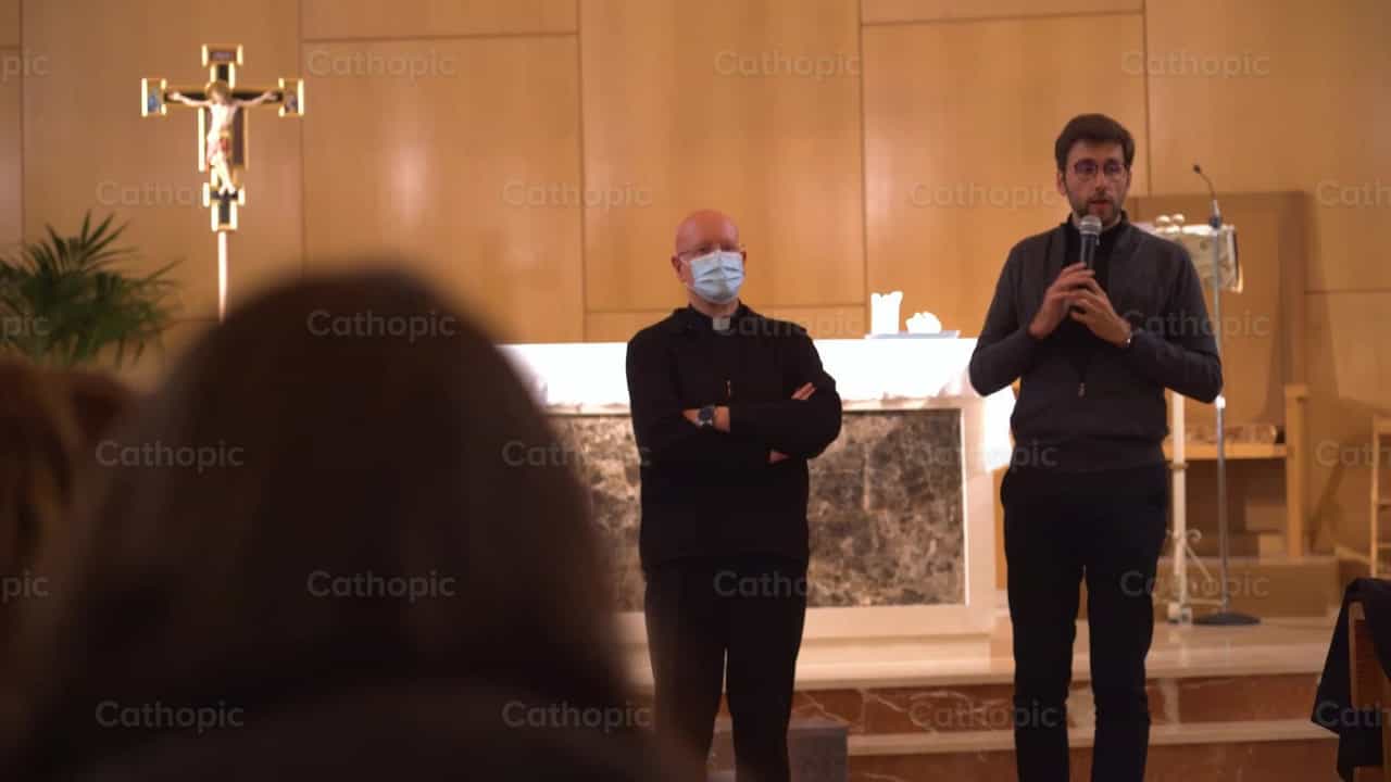 Parish Worship Night, Shot 3 - Catholic stock videos - Photo by Cathopic