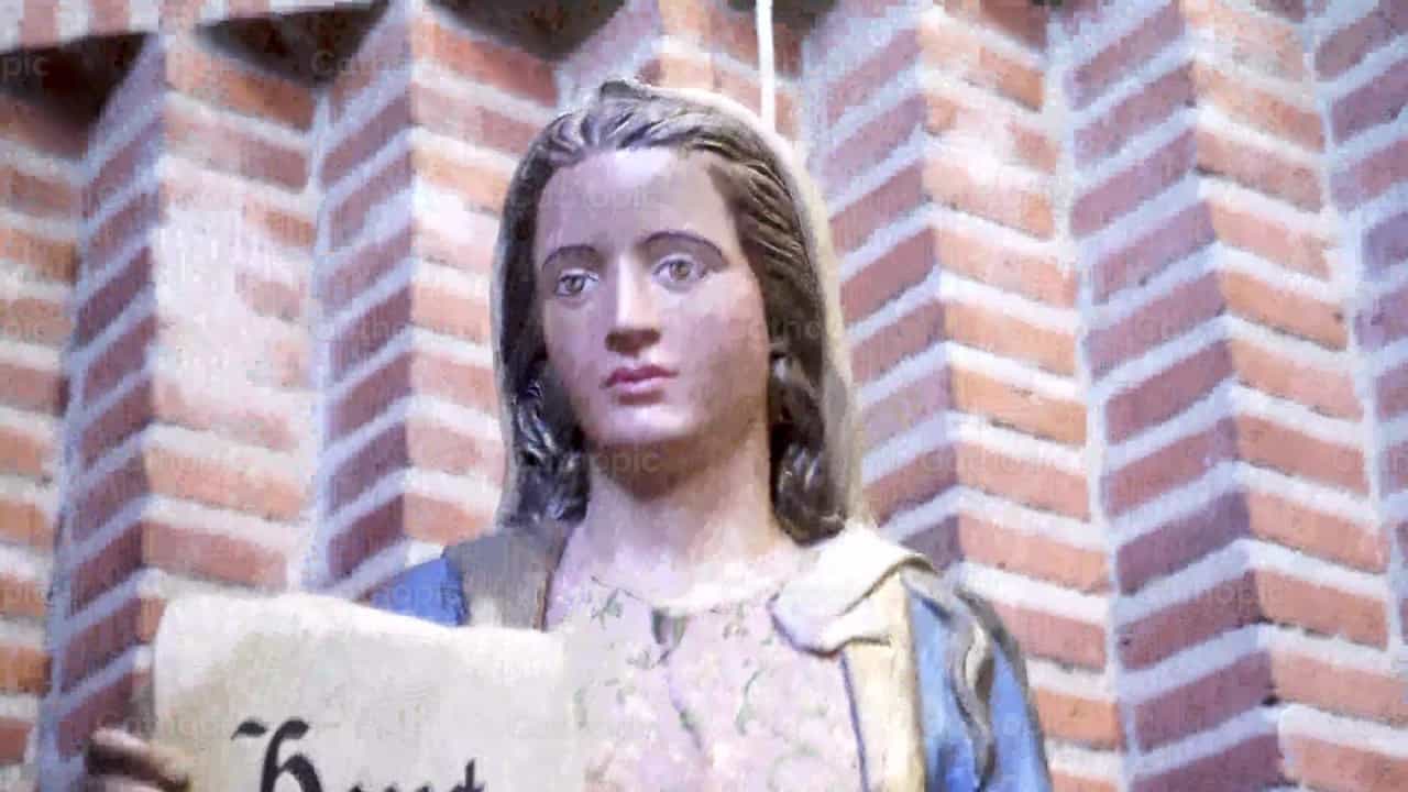 Estatua de Nuestra Señora de las Bodas de Caná - Banco de vídeos católicos - Fotografía por Cathopic