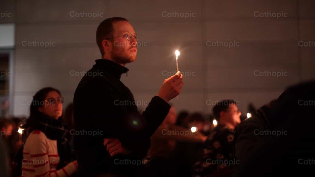 Pray - Catholic stock videos - Photo by Lupe Belmonte