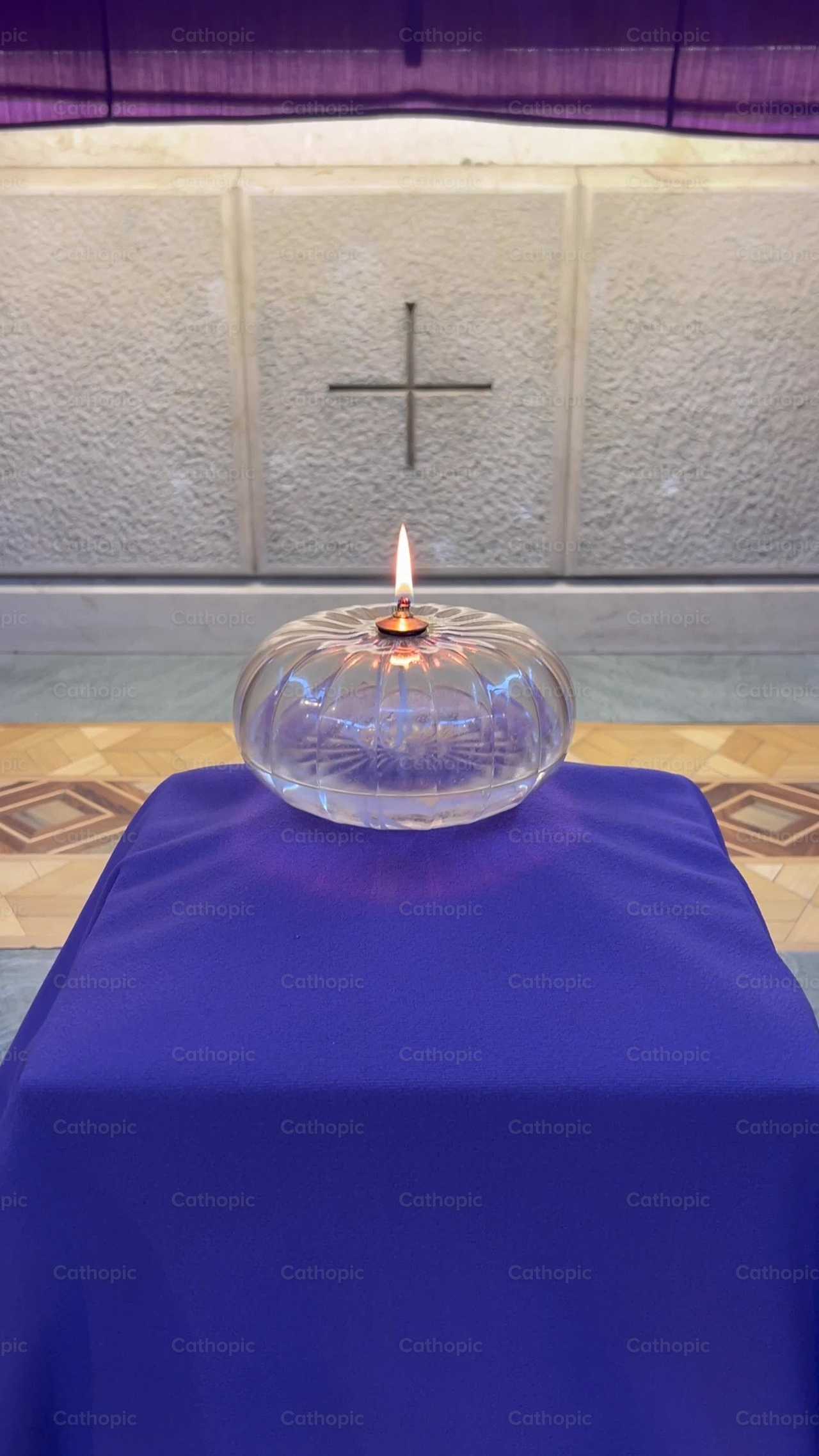 Light of Lent - Catholic stock videos - Photo by Frames Cristianos