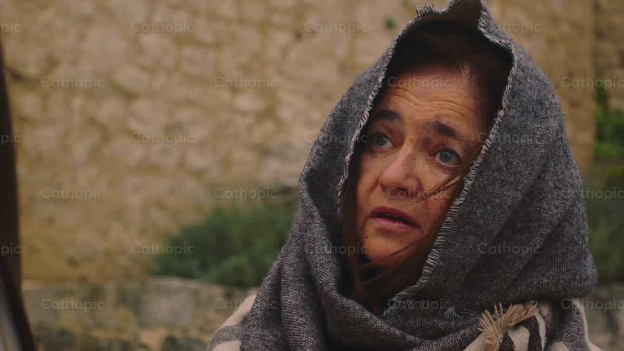 Hemorroisa toca el manto de Jesús - Banco de vídeos católicos - Fotografía por Almures Studio