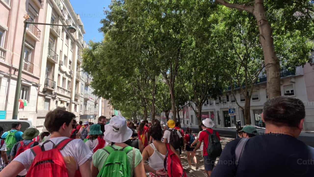 Jovenes peregrinos - Banco de vídeos católicos - Fotografía por Saul Ibarra