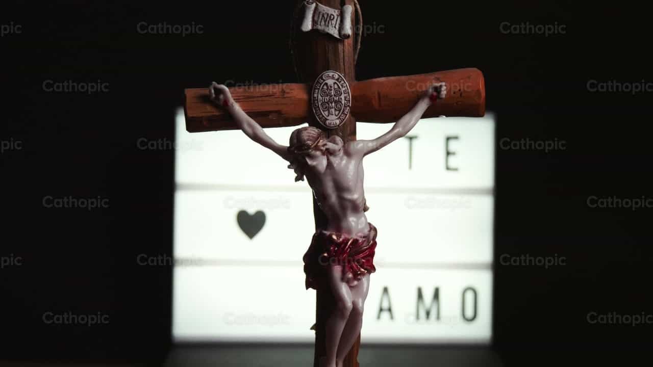 Jesus te ama - Banco de vídeos católicos - Fotografía por Alessandro Vicentin