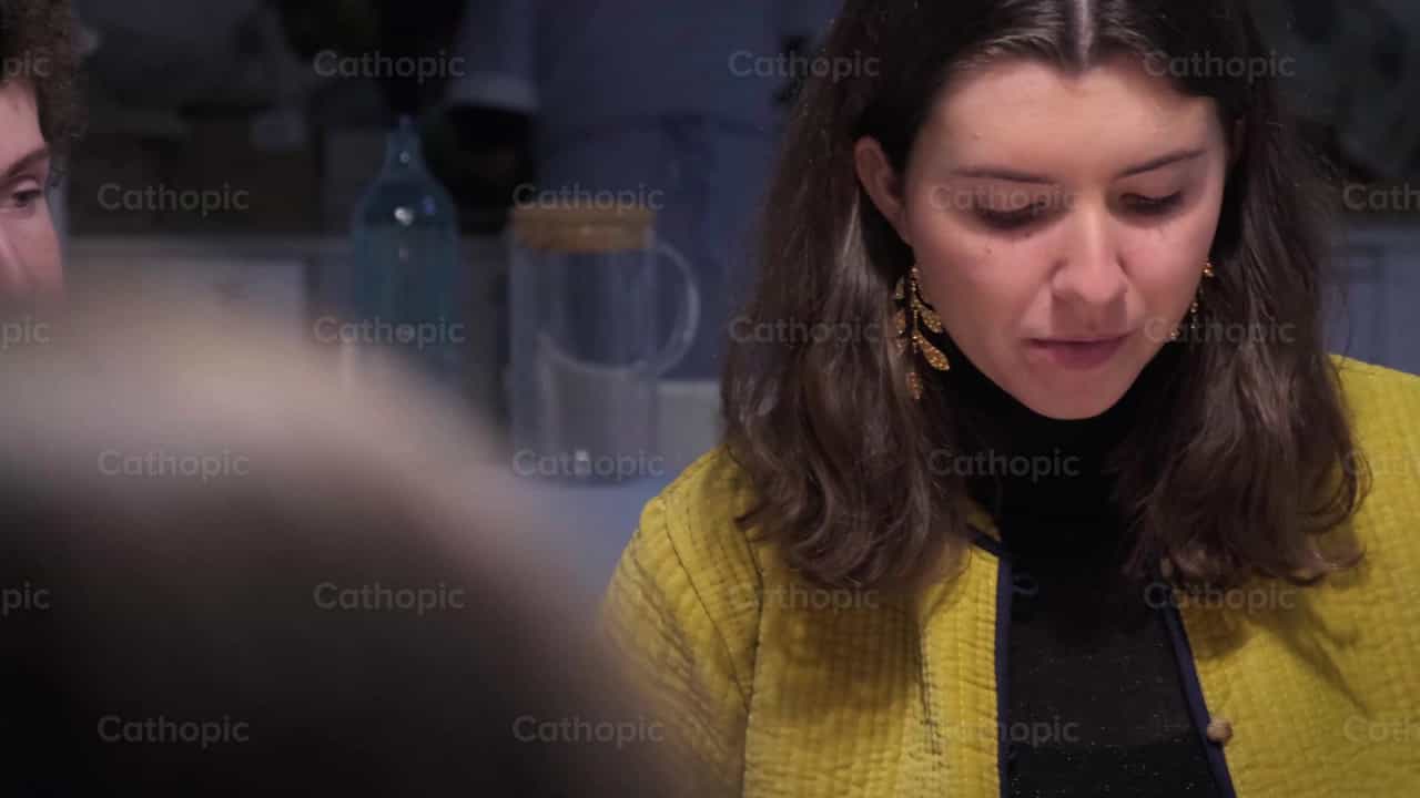 Cena de Navidad - Banco de vídeos católicos - Fotografía por Almures Studio