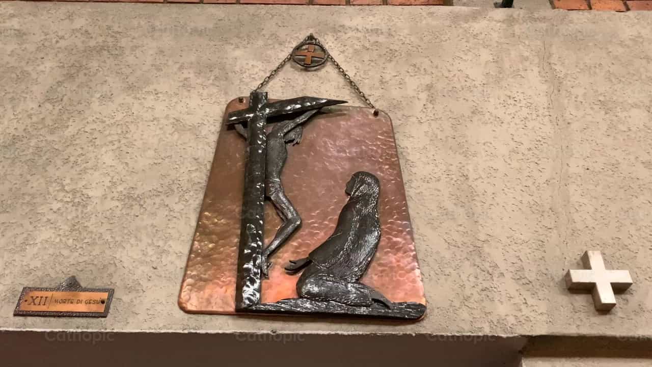 Death of Jesus in the Stations of the Cross - Catholic stock videos - Photo by Saul Ibarra