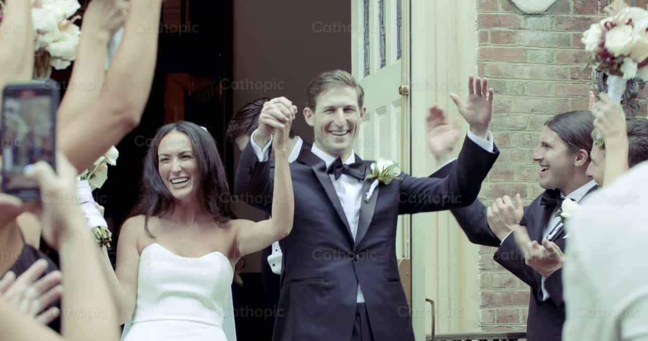 Salida de boda - Banco de vídeos católicos - Fotografía por Personally Catholic
