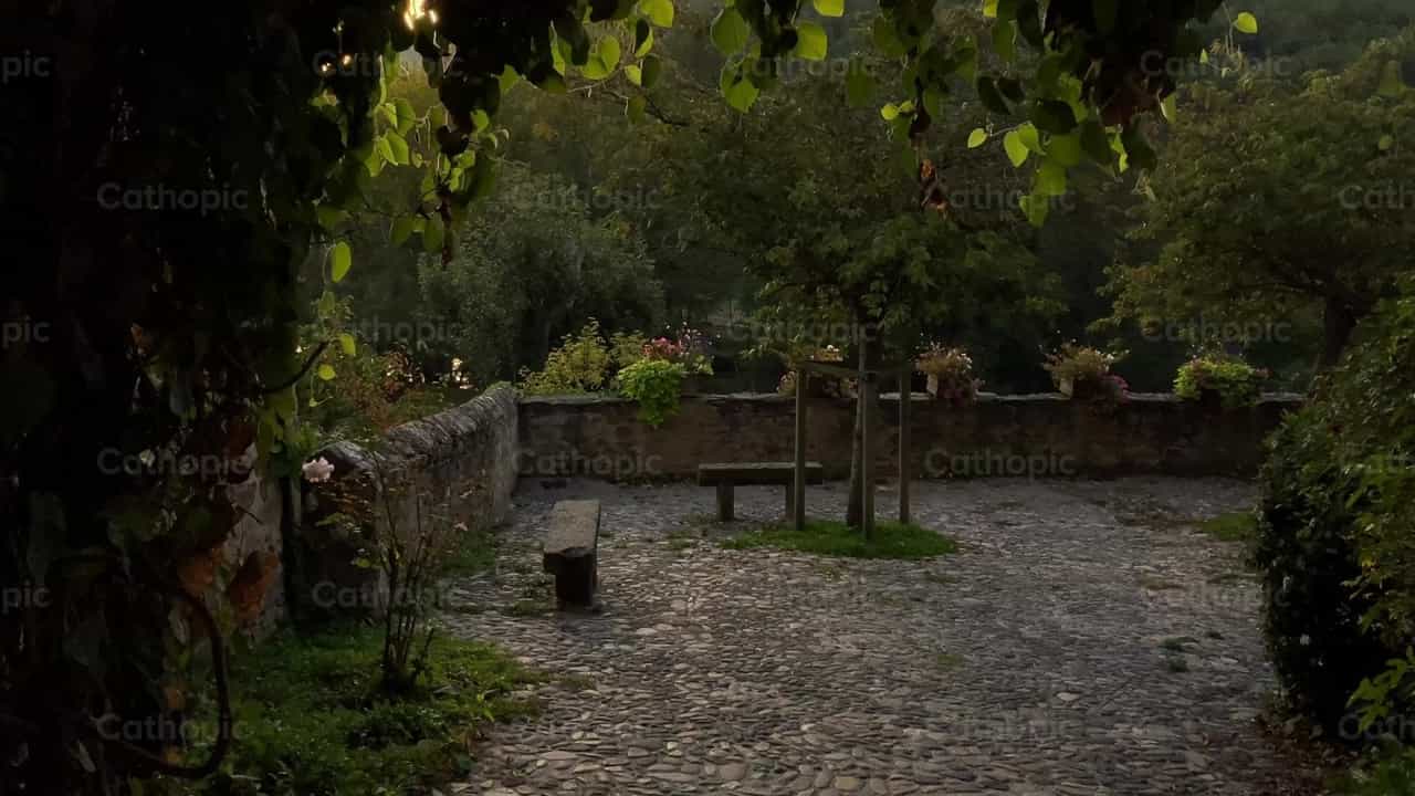 Das Kloster - Katholische Stock-Videos