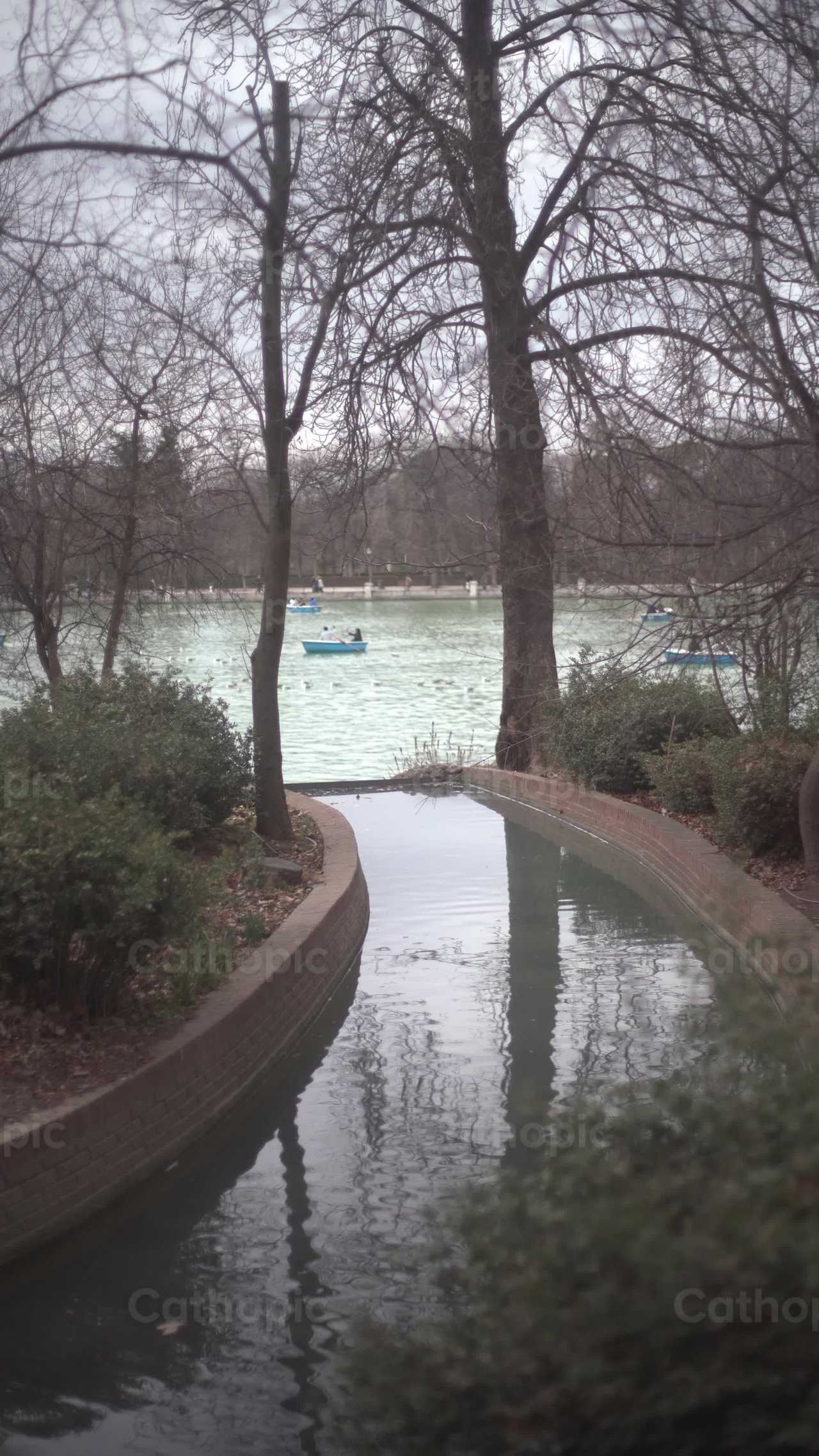 Madrid Park Lake - Catholic stock videos - Photo by Lupe Belmonte