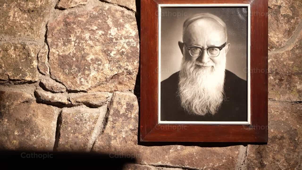 Cuadro del P. Kentenich - Banco de vídeos católicos - Fotografía por Iván W. Jaques