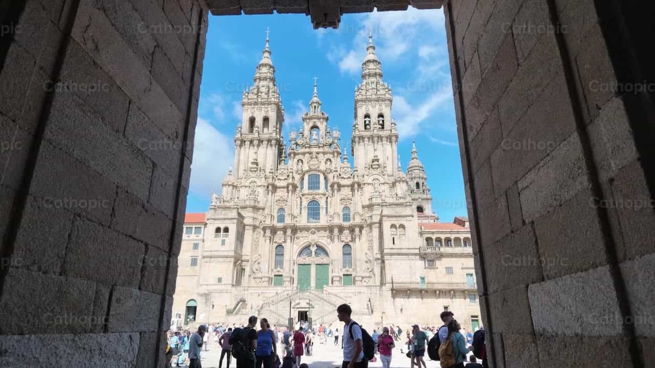 Vista de la Catedral de Santiago de Compostela - Banco de vídeos católicos