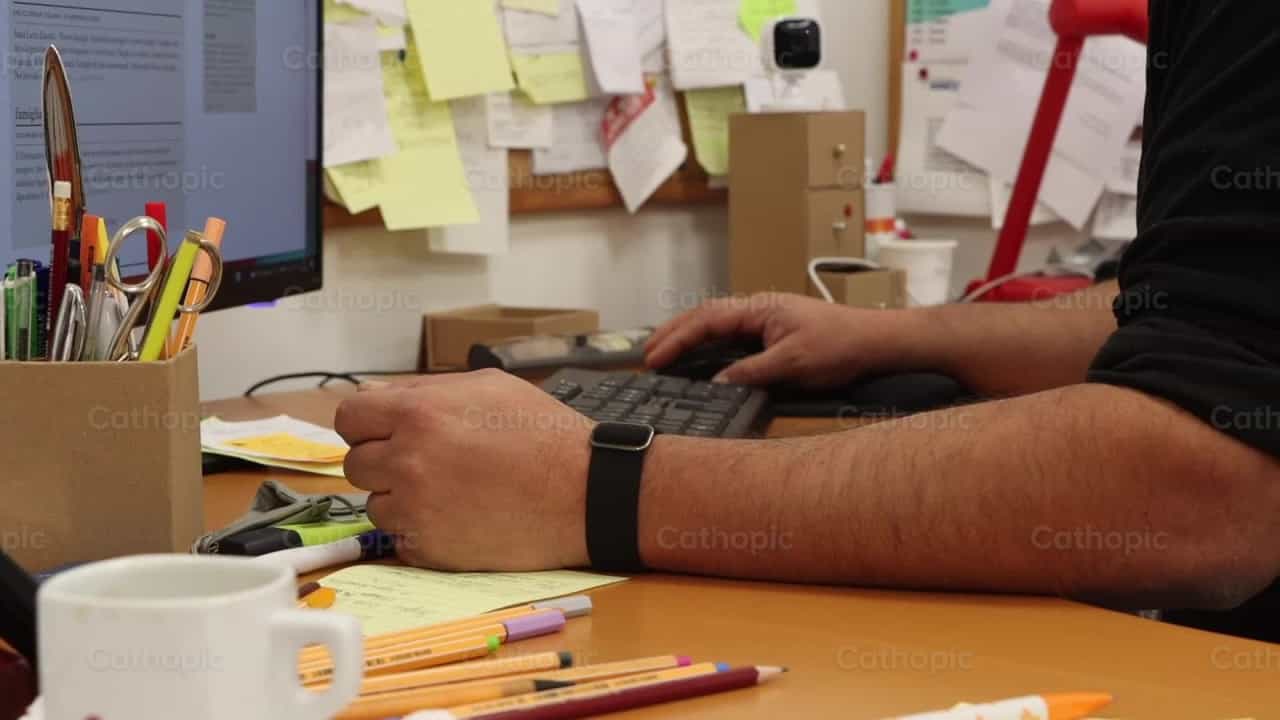 Trabalho Digital - Vídeos católicos de stock