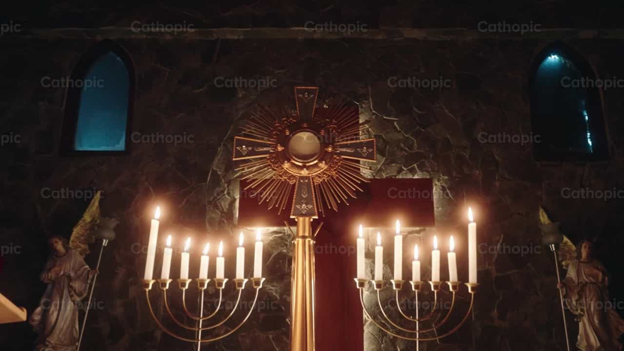 Santísimo Sacramento del altar - Banco de vídeos católicos - Fotografía por Carlos Gaviria
