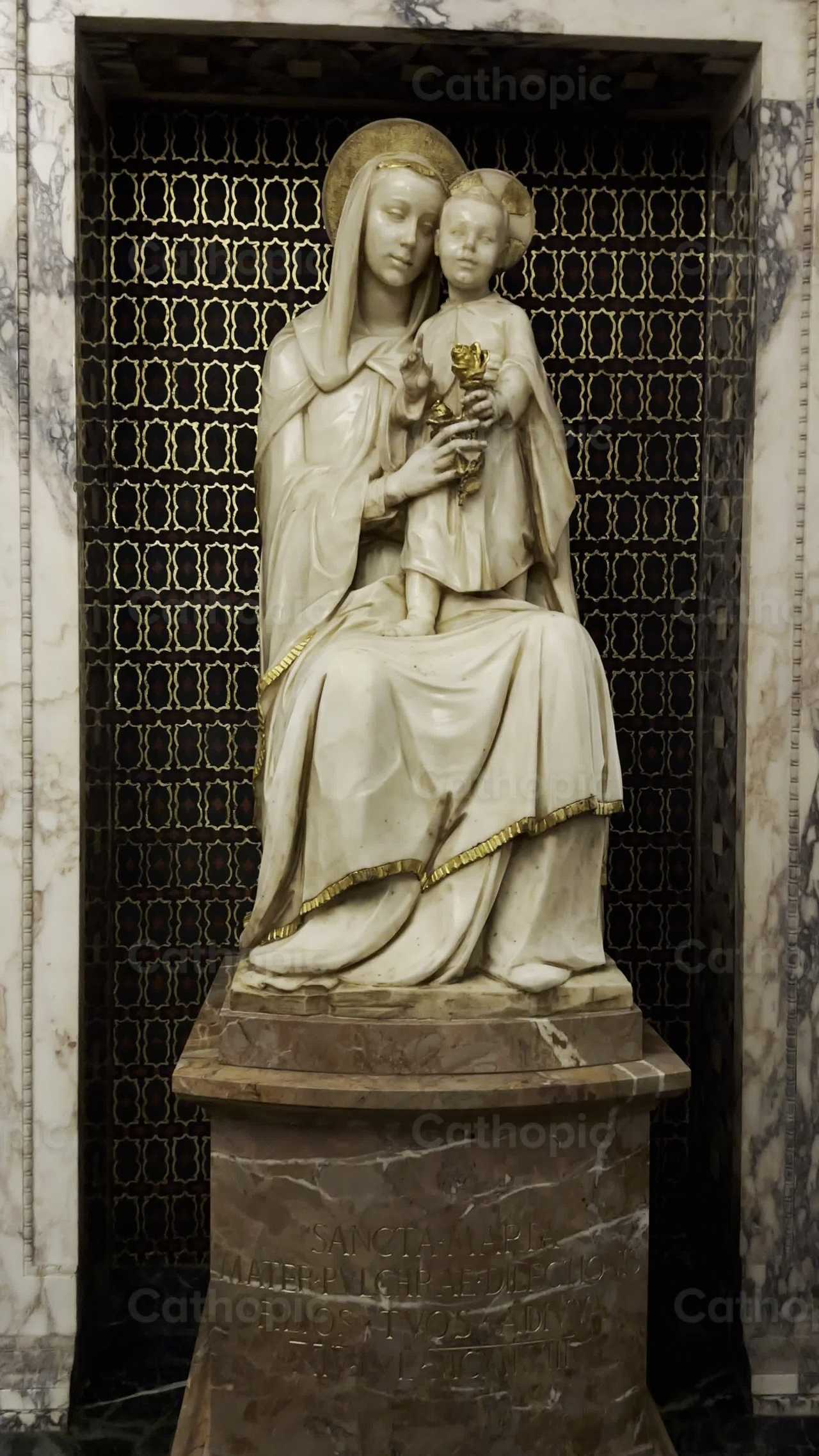 Vierge et Enfant - Vidéos catholiques de stock - Photo de Eduardo Perdomo