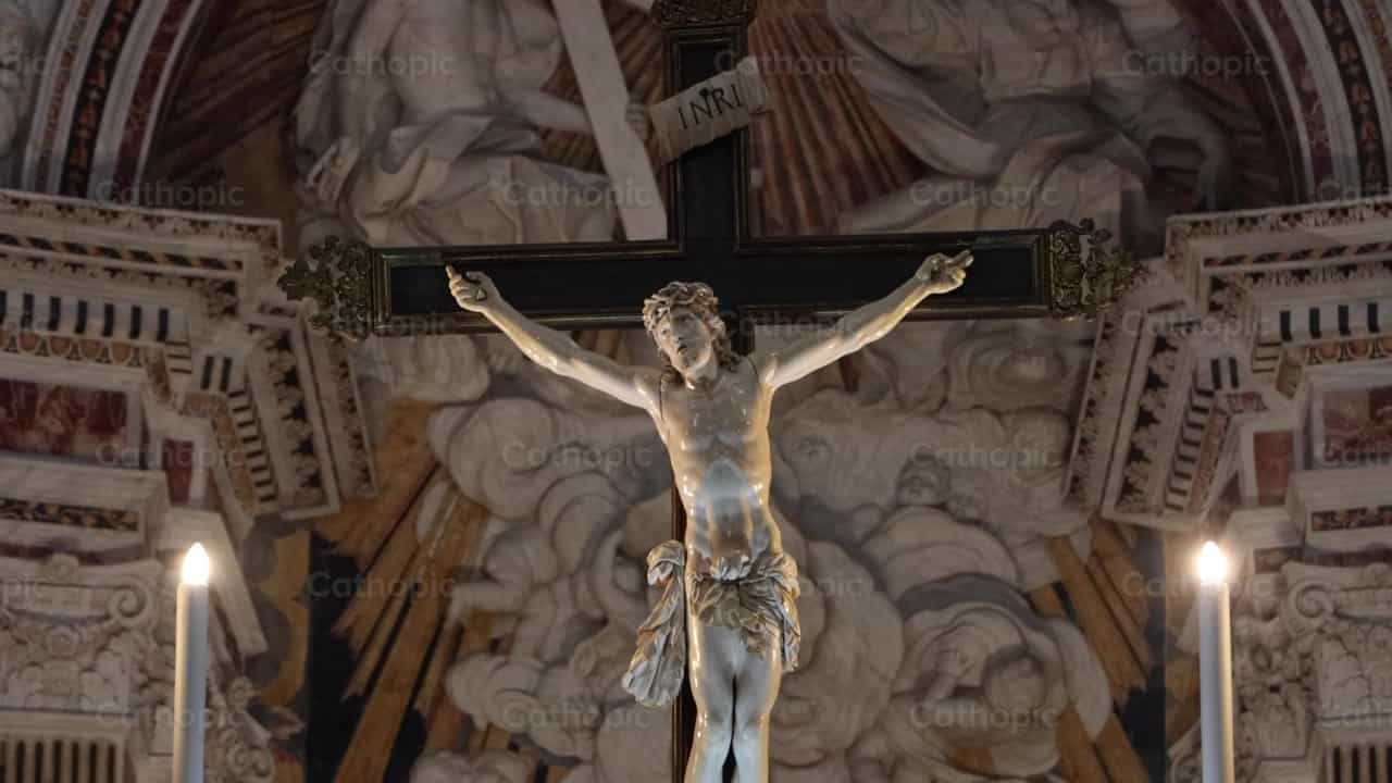 Aan het kruis - Katholieke stockvideo's - Foto door Saul Ibarra