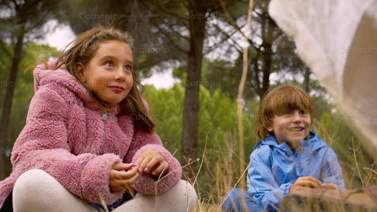 Children listen attentively to Jesus - Catholic stock videos - Photo by Almures Studio