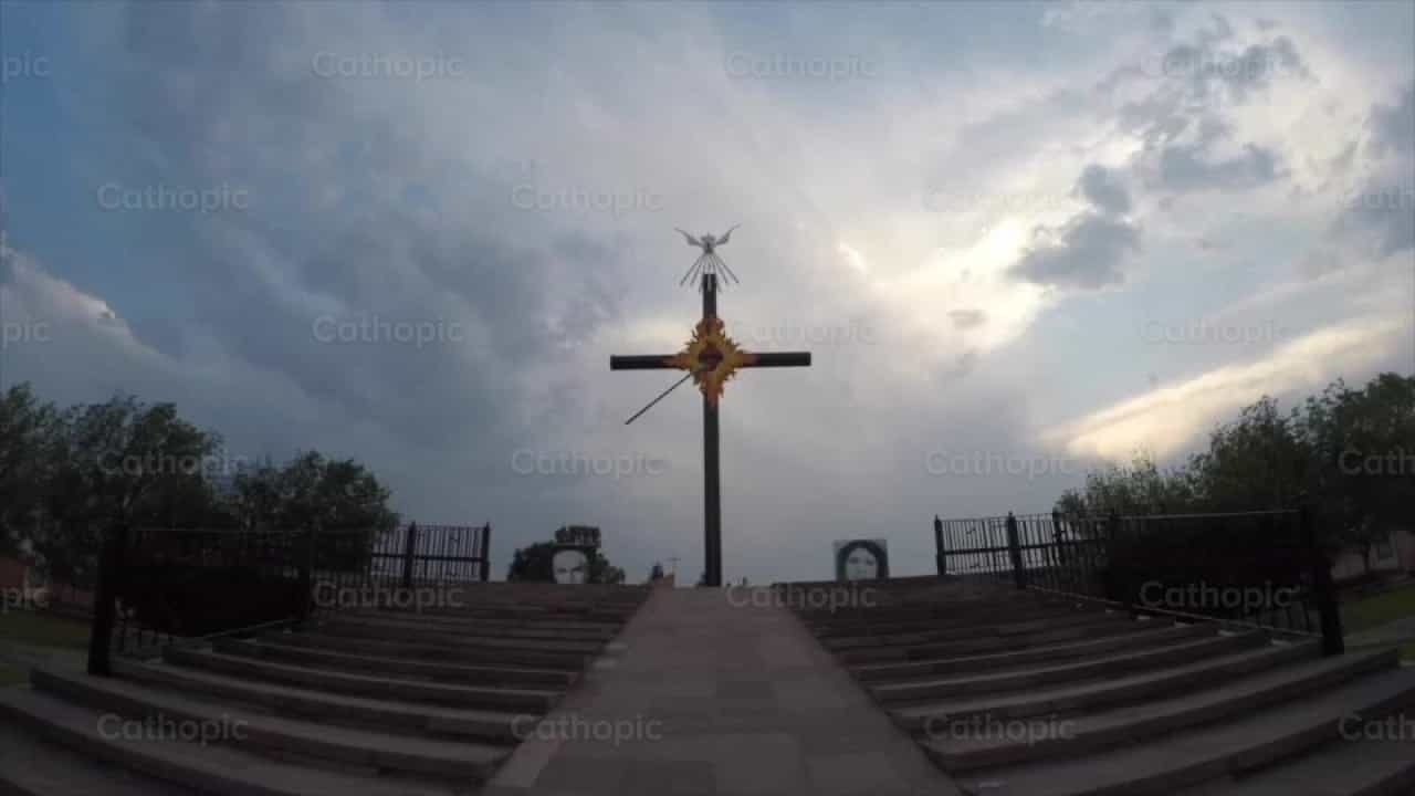 Tudo passa, só Deus permanece - Vídeos católicos de stock