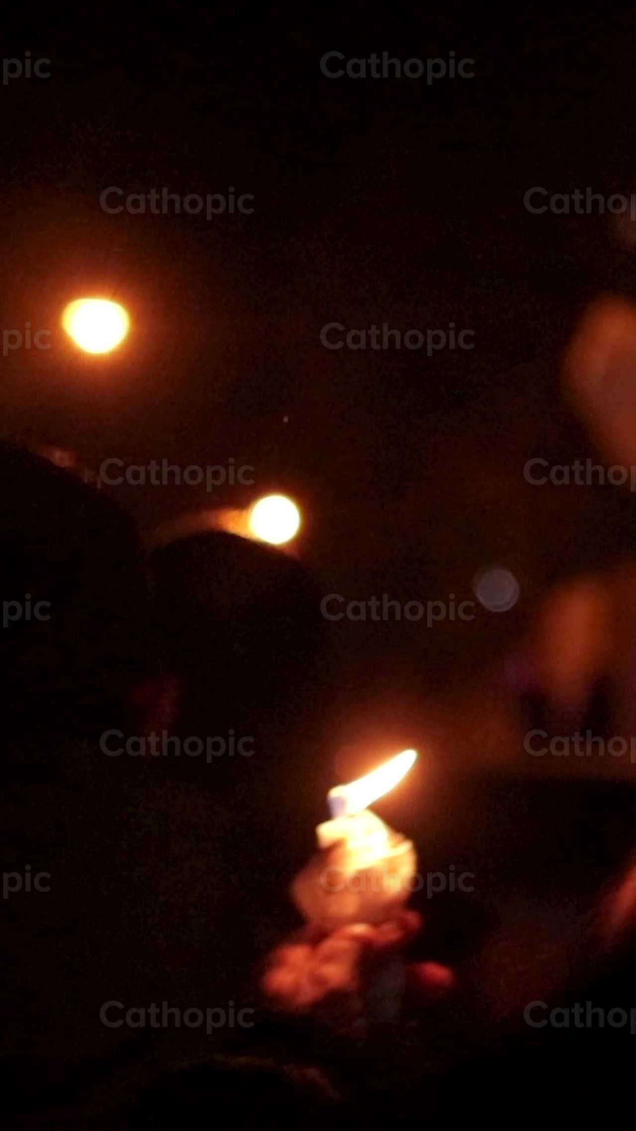 Vigilia de Pascua - Banco de vídeos católicos - Fotografía por Adrian Varela