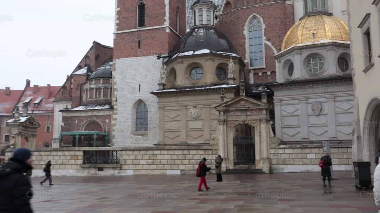 Catedral de Wawel no Inverno - Vídeos católicos de stock