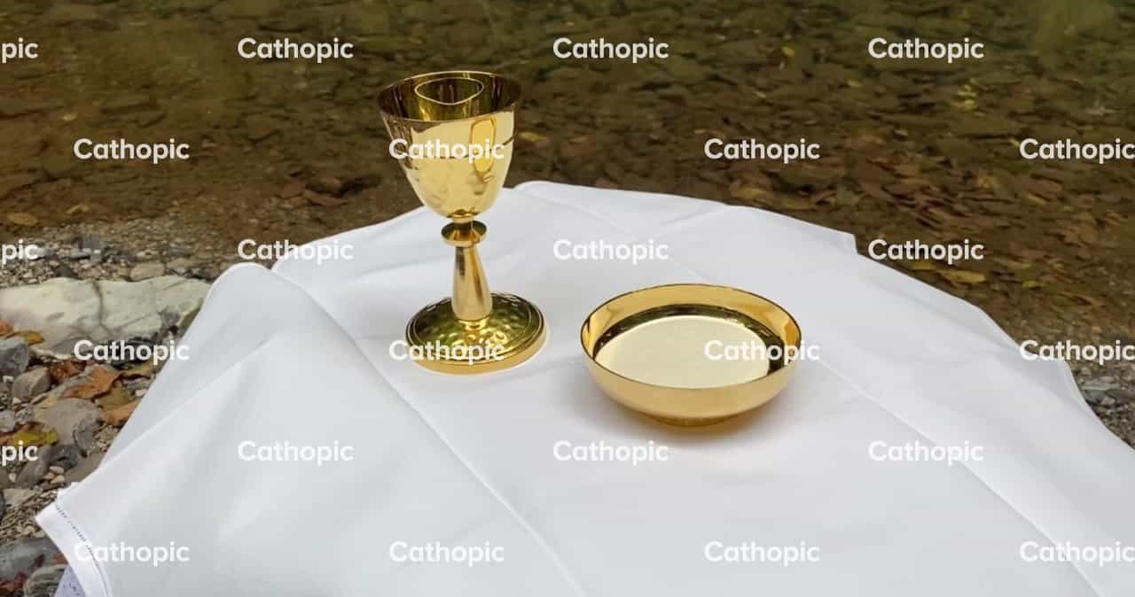 Liefde in de liefde van de Eucharistie - Katholieke stockvideo's