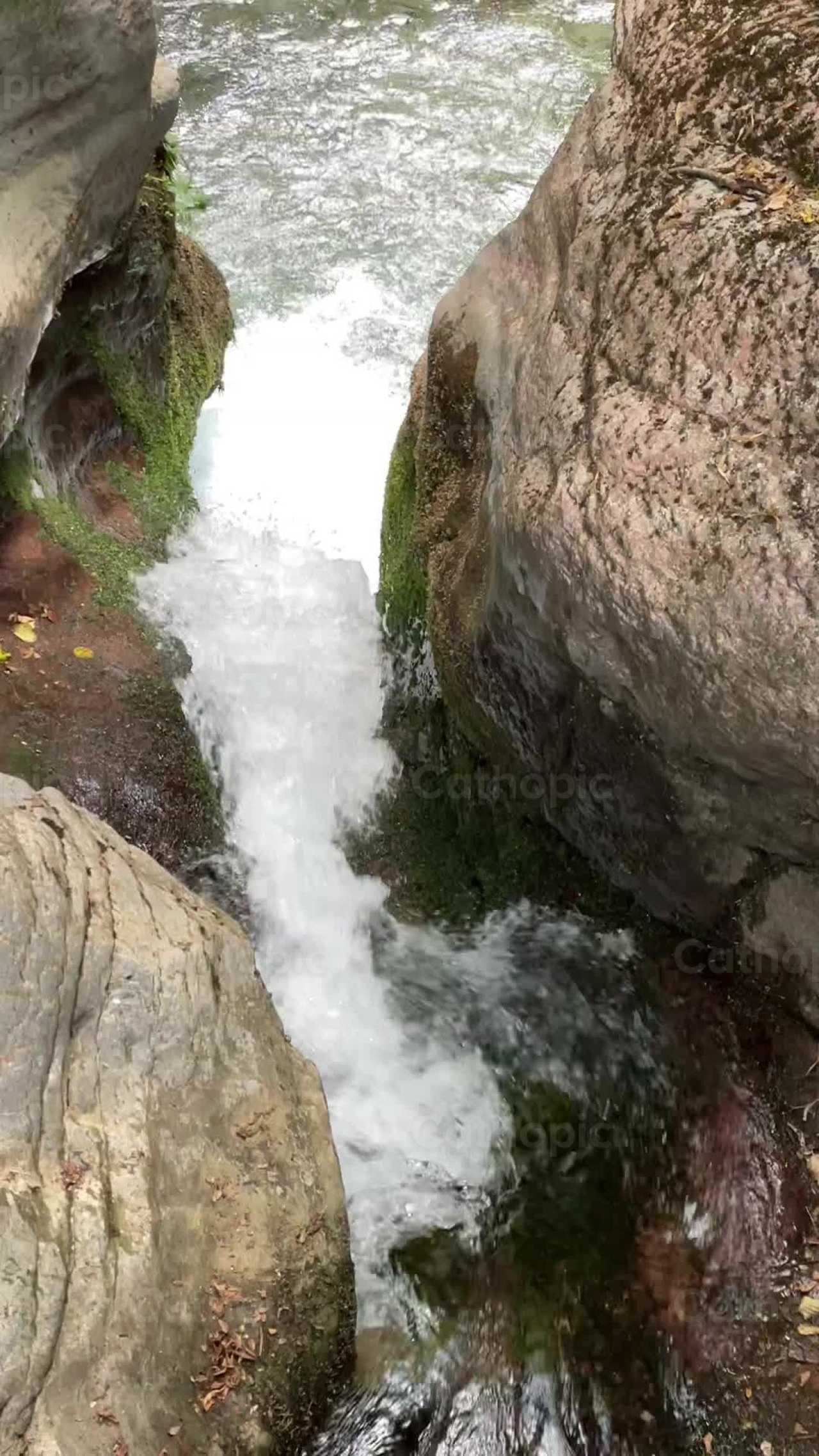 De rivier - Katholieke stockvideo's - Foto door Lupe Belmonte