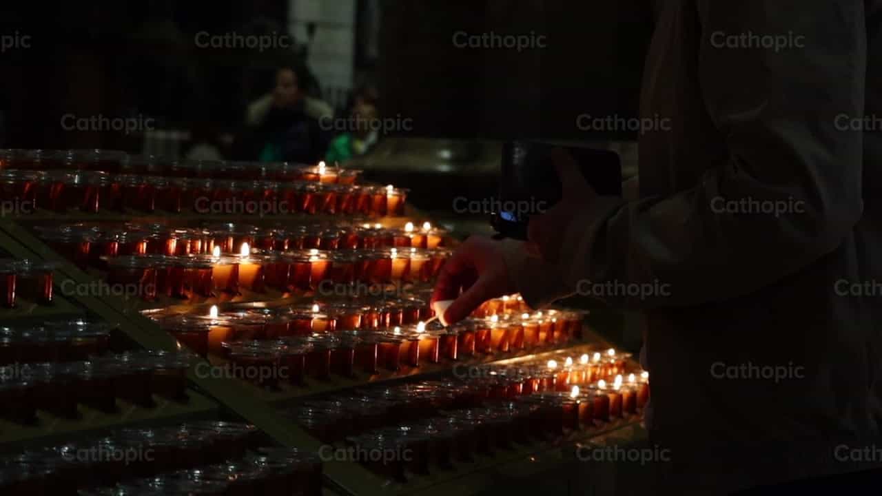 Luces - Banco de vídeos católicos - Fotografía por Saul Ibarra