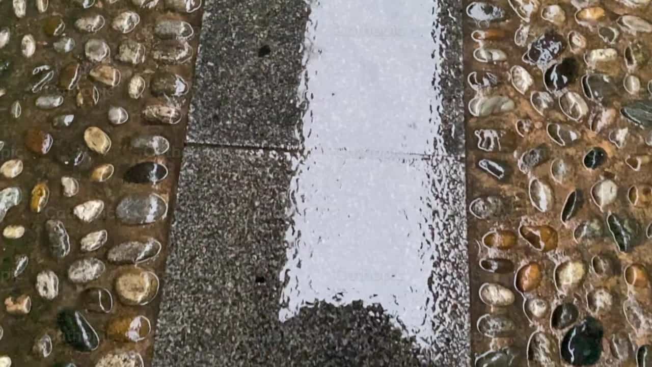 Slow steps - Catholic stock videos - Photo by Saul Ibarra
