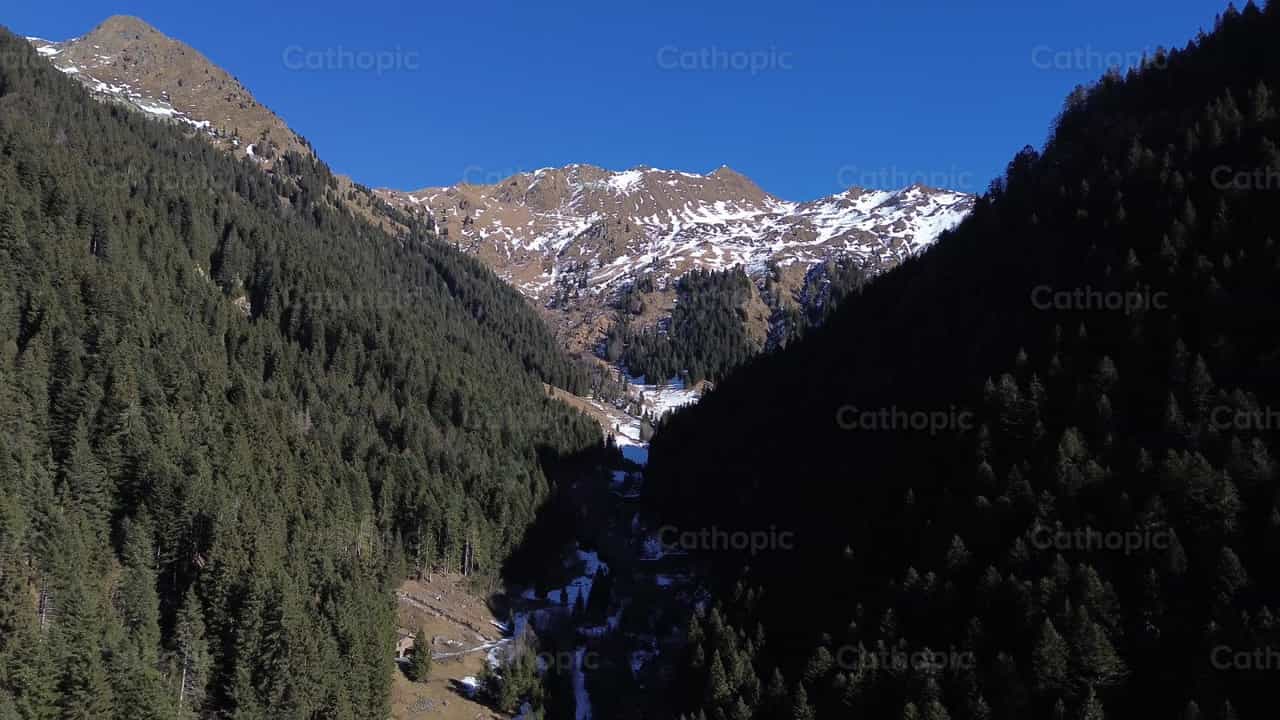 Montana nevada - Banco de vídeos católicos