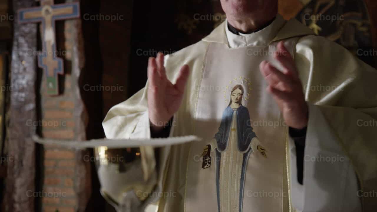 Padre Ora - Vídeos católicos de stock - Foto de Catholic Stuff