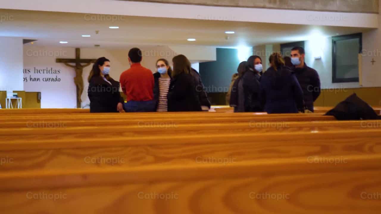 Conferencia de Jóvenes Adultos, Tiro 6 - Banco de vídeos católicos