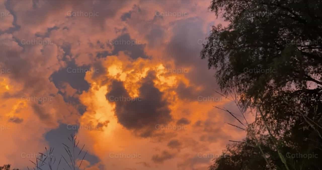 Atardecer - Banco de vídeos católicos - Fotografía por Saul Ibarra