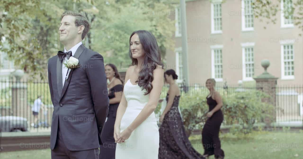 Novios el dia de la boda - Banco de vídeos católicos - Fotografía por Personally Catholic