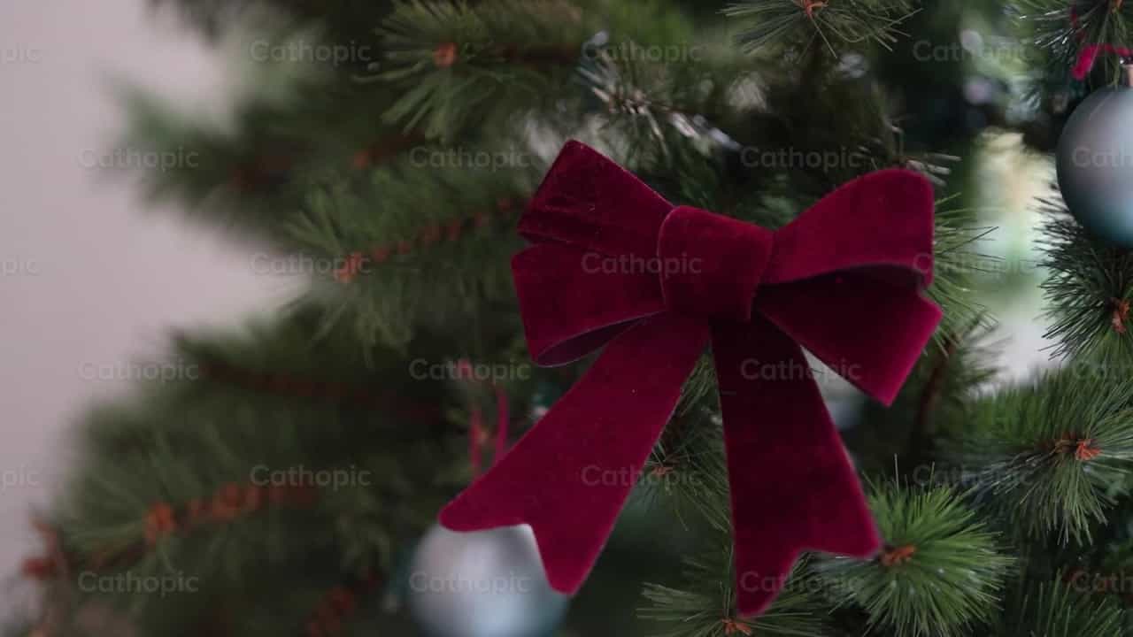 Christmas ribbon - Catholic stock videos - Photo by Iván W. Jaques
