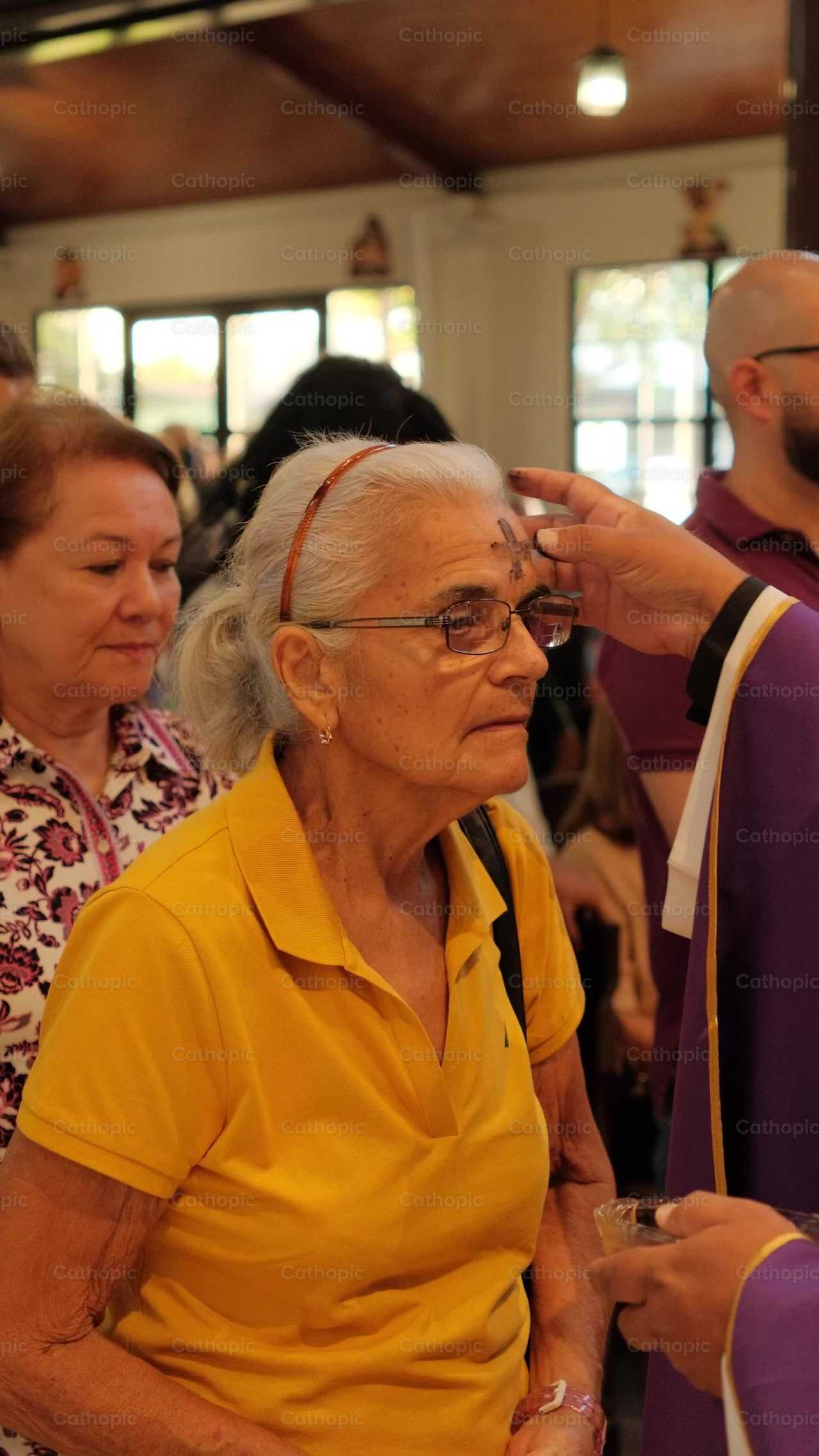 Miércoles de Ceniza (el primer día de Cuaresma) - Banco de vídeos católicos