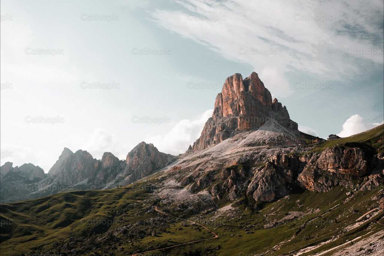 Timelapse de las montañas Dolomitas - Banco de vídeos católicos - Fotografía por Santiago de la Hoz