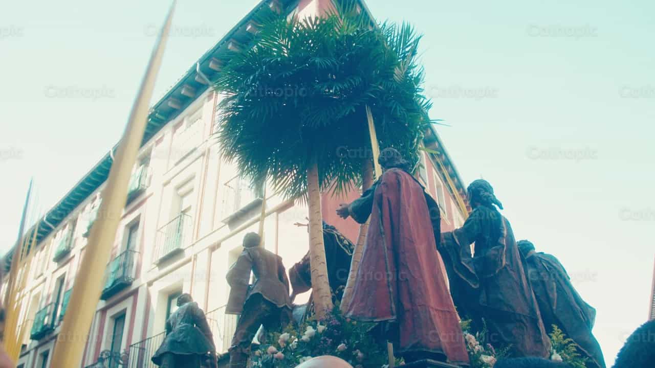 Peregrinação de Homens no Domingo de Ramos - Vídeos católicos de stock