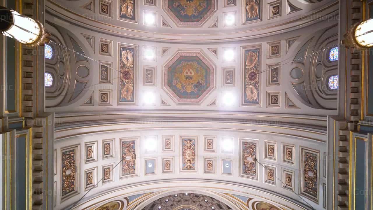 Techo de catedral - Banco de vídeos católicos