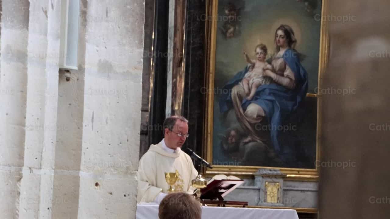 Eucaristia - Banco de vídeos católicos - Fotografía por Saul Ibarra