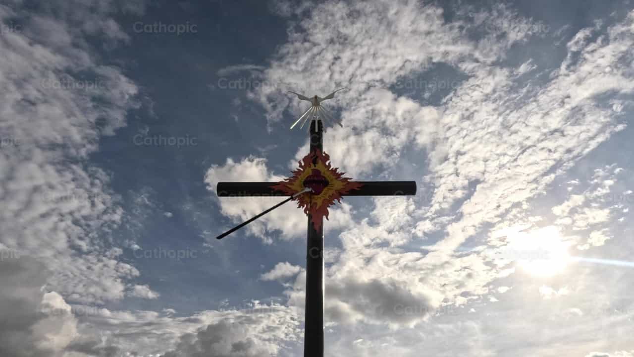 Cruz del Apostolado - Banco de vídeos católicos - Fotografía por Frames Cristianos