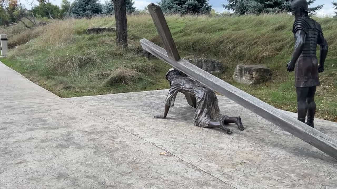 Jesus cae por segunda vez - Banco de vídeos católicos