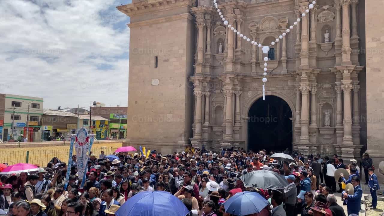 Dévotion à Marie - Vidéos catholiques de stock - Photo de Daniela Ag_S