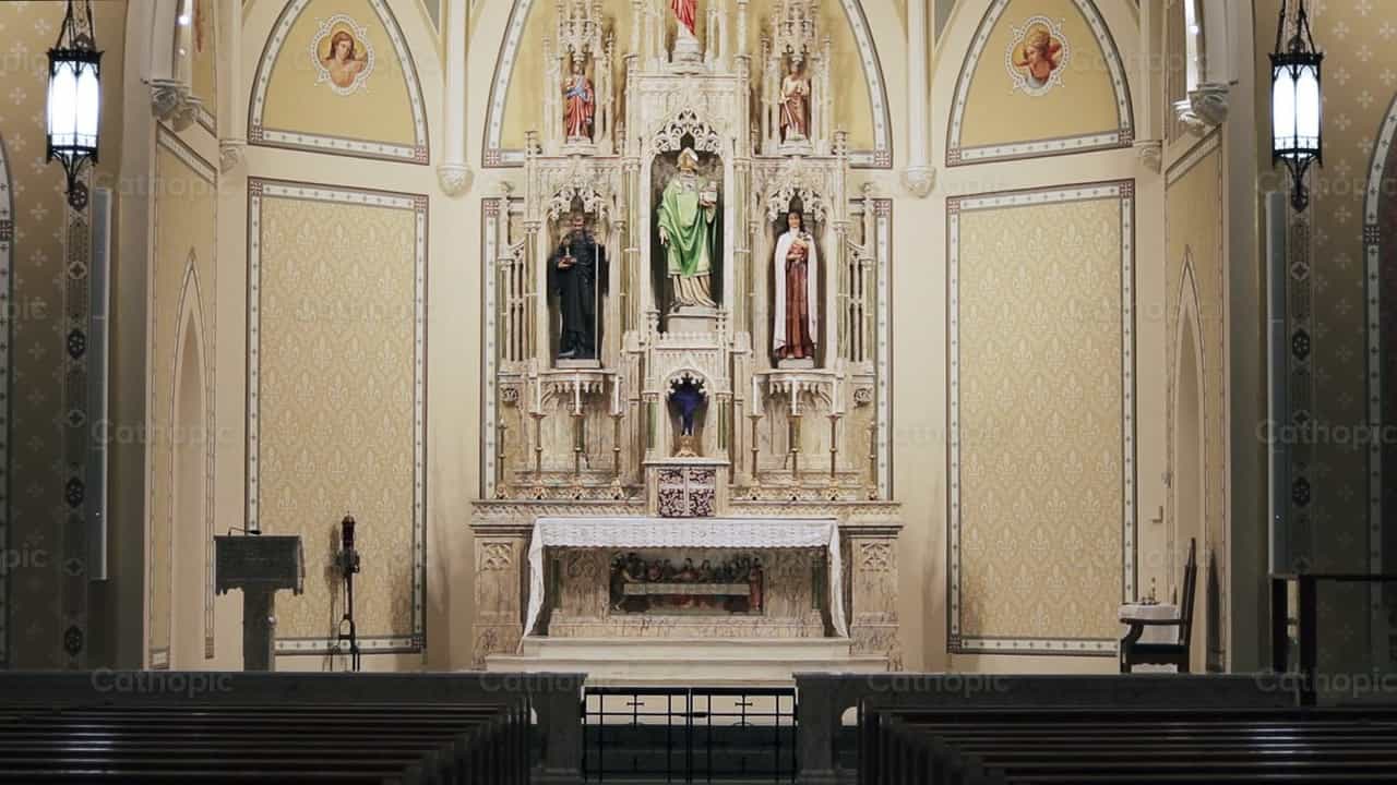 Autel principal - Vidéos catholiques de stock
