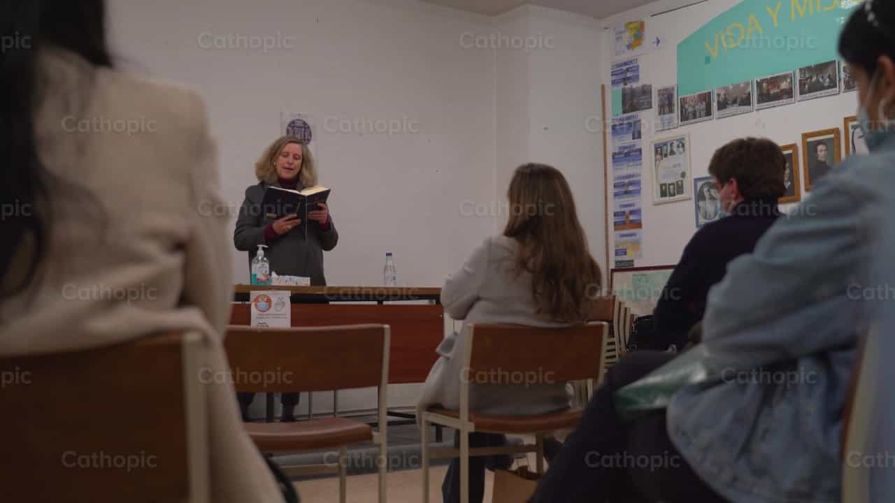 Religieus onderwijs, opname 2 - Katholieke stockvideo's - Foto door Cathopic