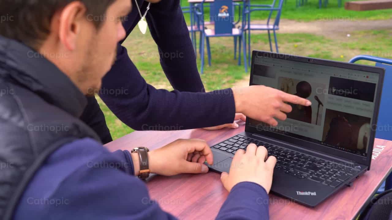 Trabalhando Juntos - Vídeos católicos de stock