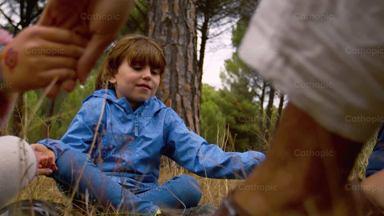 Children praying with Jesus - Catholic stock videos - Photo by Almures Studio