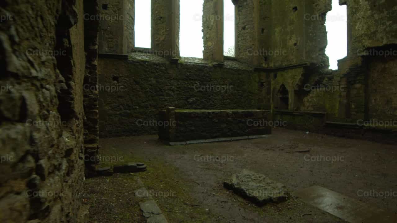 El monasterio de Clonmacnoise - Banco de vídeos católicos - Fotografía por Catholic Stuff
