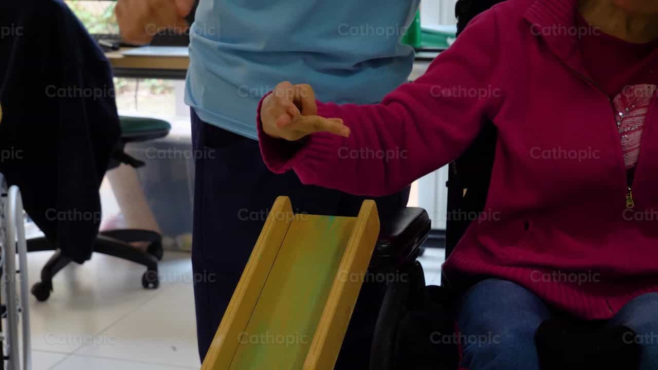 Boliche, Cena 2 - Vídeos católicos de stock - Foto de Cathopic