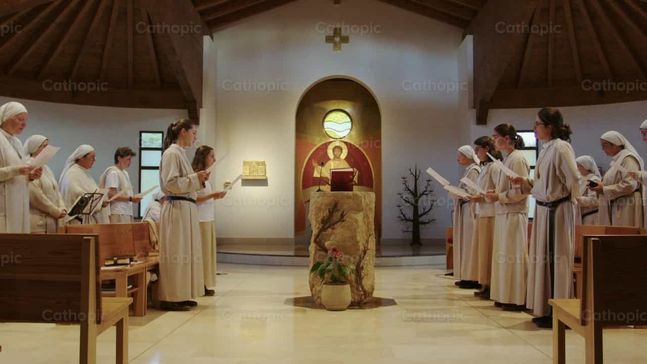 Augustinian Nuns singing psalms - Catholic stock videos - Photo by Almures Studio